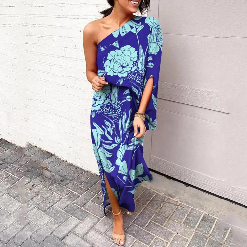 Vestido com Ombro Dividido Estampado