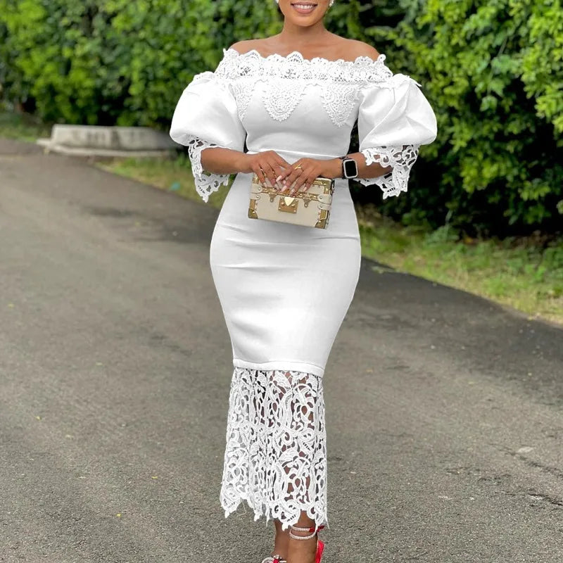 Vestido Midi com Detalhes em Renda