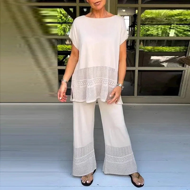Conjunto Feminino de Viscose com Blusa Recortada e Calça Pantalona Amaris