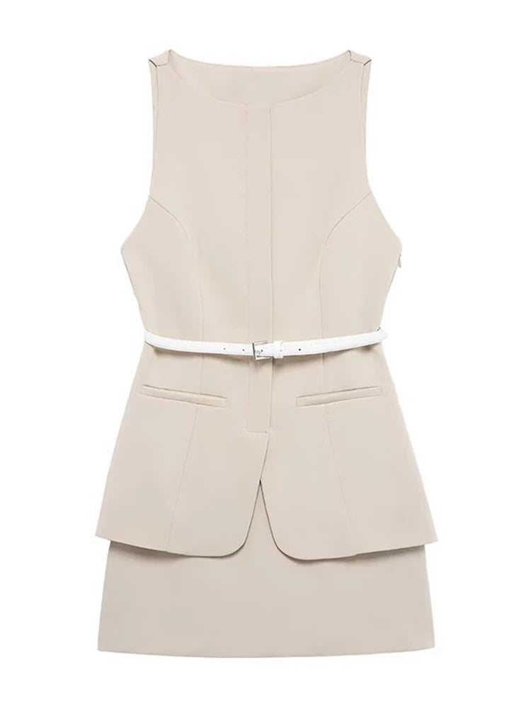 Conjunto Feminino com Mini Saia e Cinto