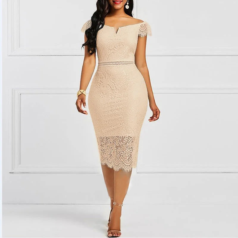 Vestido de Renda com Manga Curta